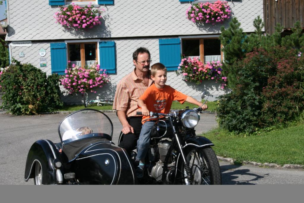 Haus Niederacher Georg Und Martha Krumbach  Buitenkant foto